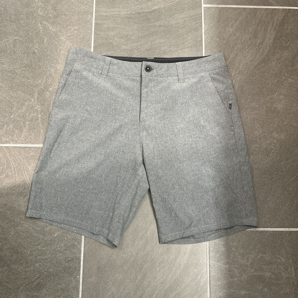 Vuori Aim Chino Shorts Mens 
Size: 30
Golf Performance Zip Stretch